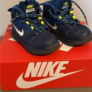 Nike Blue and Yellow Training Sneakers